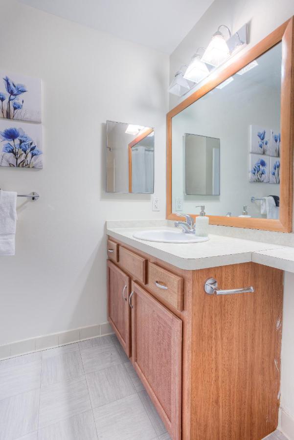 Apartment Frontdesk I River Place Apts Rivertown *
